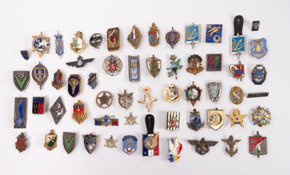 ALL WEAPONS & MISCELLANEOUS
Lot of 53 enameled...