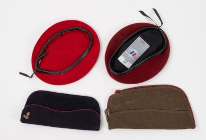 Lot including:
-Two red parachute berets.
-A...
