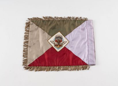 Large lot of insignia, including foreign...