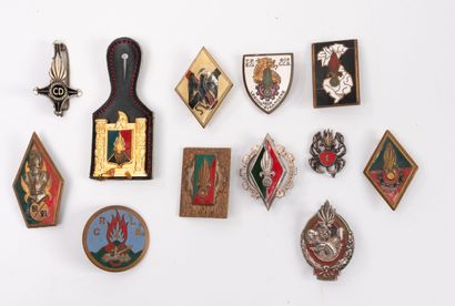 LEGION ETRANGERE
Lot of 12 enameled metal...