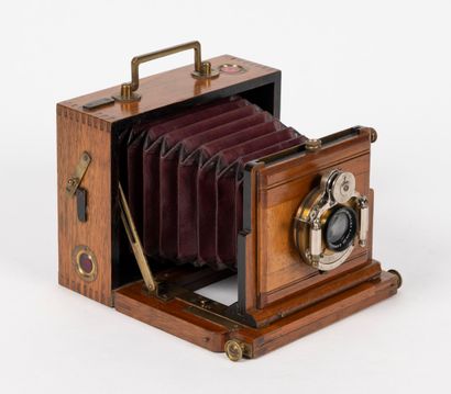 Ensemble de DEUX appareils photographiques...