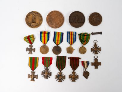 FRANCE
Lot of campaign decorations including:...