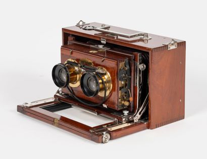 Appareil photographique stéréoscopique (9x18)...