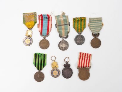 FRANCE
Lot of bronze military and commemorative...