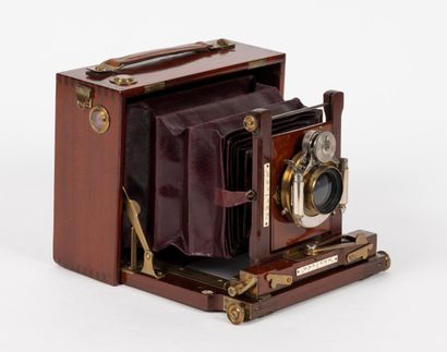 Petite chambre photographique, en acajou,...