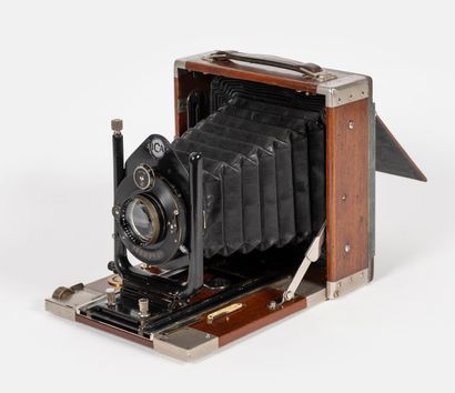 Ensemble de DEUX appareils photographiques...