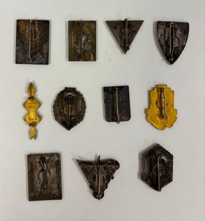 LEGION ETRANGERE
Lot of 11 enameled metal...
