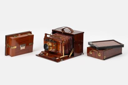 Chambre photographique (dite à coffret, 13x18)...