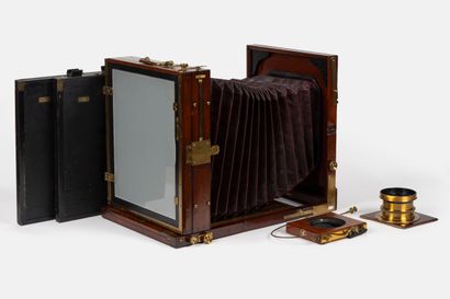 Grande chambre photographique H. Mackenstein...