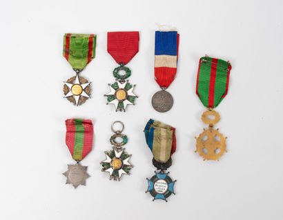 FRANCE
Lot of civil decorations including:...