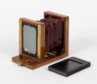 Petite chambre photographique en bois (8,5...