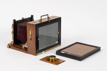 Chambre photographique (dite à coffret, 13x18)...