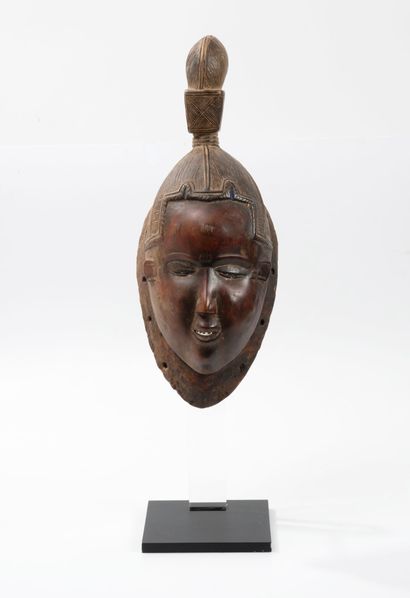 Masque Gouro.
Côte d'Ivoire.
H. : 39 cm.

Provenance...
