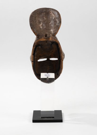 Masque Bini.
Nigéria.
H. : 32 cm.

Provenance...
