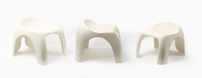 Stacy DUKES (1943)
Suite de trois tabourets...