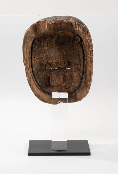 Masque de style Adouma.
Gabon.
H. : 32 cm.

Provenance...
