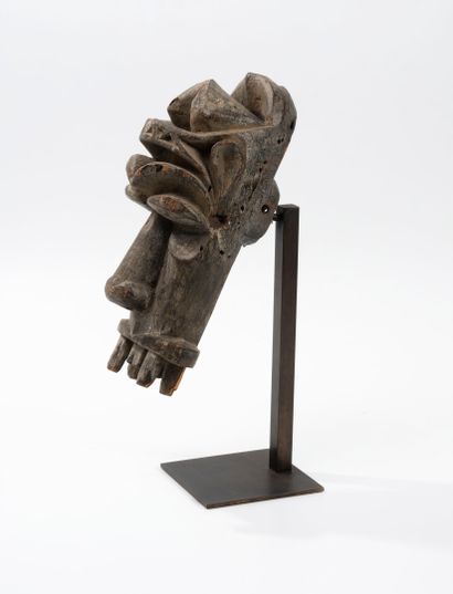 Tête Ijaw.
Nigeria, Kalabari.
L. : 26 cm.

Provenance...