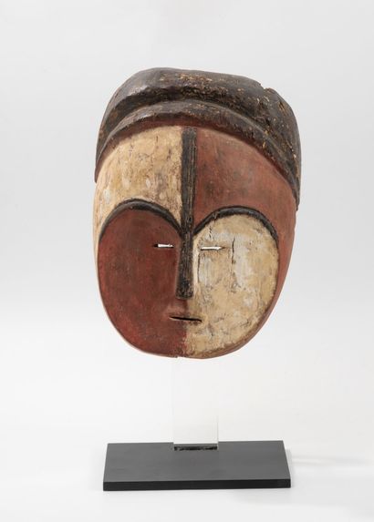 Masque de style Adouma.
Gabon.
H. : 32 cm.

Provenance...