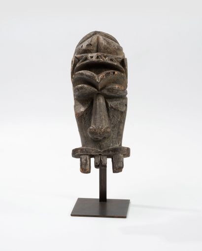 Tête Ijaw.
Nigeria, Kalabari.
L. : 26 cm.

Provenance...