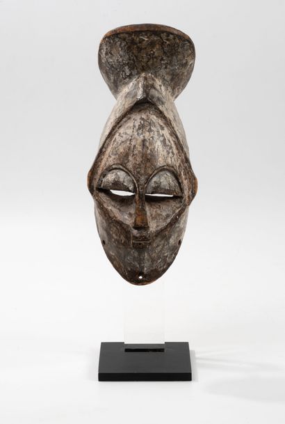 Masque Bini.
Nigéria.
H. : 32 cm.

Provenance...