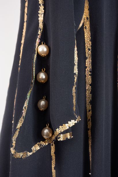 CHANEL
Robe longueur genou à manches longues,...