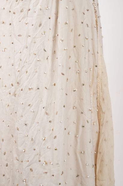 Attribué à CHANEL
Robe à fines bretelles,...