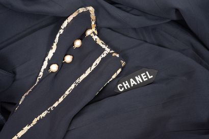 CHANEL
Robe longueur genou à manches longues,...