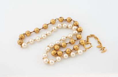 CHANEL
Long collier bipartite composé de...