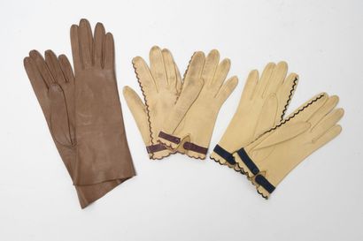HERMES Paris
Deux paires de gants en cuir...