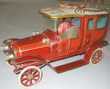 Belle voiture en tôle de fabrication française...