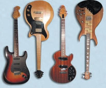 INSTRUMENTS DE MUSIQUE
GUITARES ELECTRIQUES...