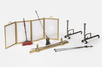 Caisse
Nécessaire de cheminée (recomposé),...