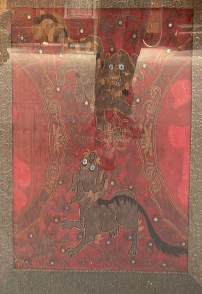 ASIE
Broderie avec deux chiens de Fô sur...