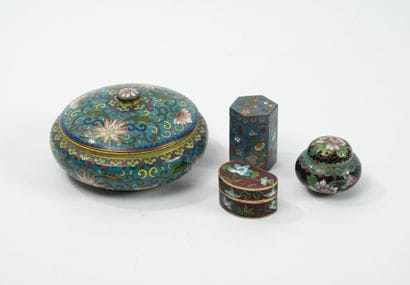 CHINE
Lot de 4 petites boîtes en métal et...