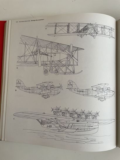 Lot de deux livres comprenant :
- Avions...