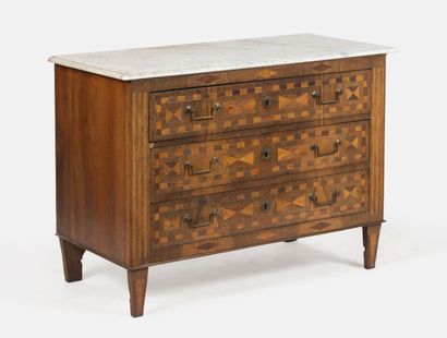 FRANCE, premier tiers du XlXème siècle
Commode...