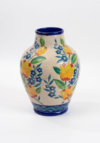 BOCH KERAMIS
Vase.
En faïence polychrome...