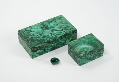 2 boîtes rectangulaires en plaques de malachite.
Quelques...