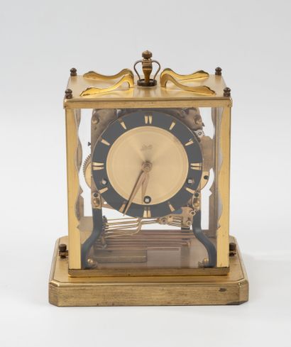 SCHATZ
Pendule cage en verre et laiton doré...