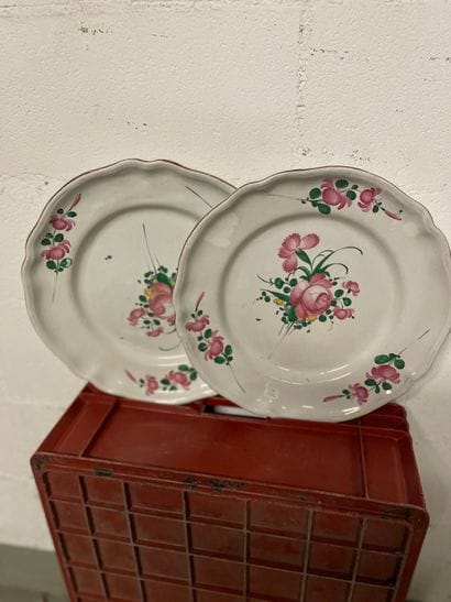 Mannette & 3 caisses
- d'assiettes, plat,...