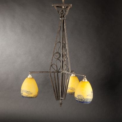 DEGUE
Lustre en fer forgé à trois bras de...