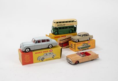 DINKY TOYS MADE IN ENGLAND
Set includes:
-Double...