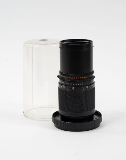 HASSELBLAD
Sonnar 5.6/250 mm lens.
In protective...