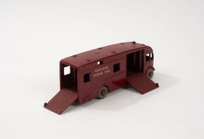 DINKY TOYS MADE IN ENGLAND
HORSE BOX Ref...