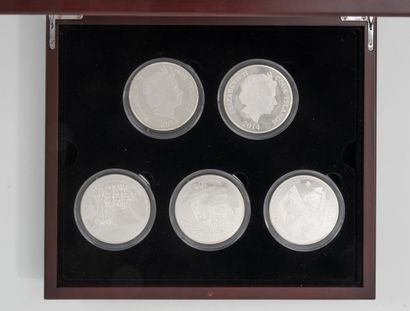 SOCIETE FRANCAISE DES MONNAIES Lot of 15...