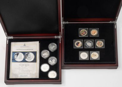 SOCIETE FRANCAISE DES MONNAIES Lot of 23...