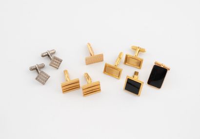 Pair of silver cufflinks (min. 800), square...