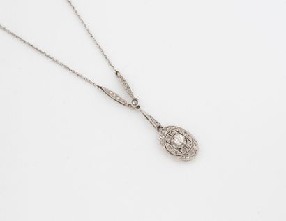 Necklace in white gold (750) comprising a...