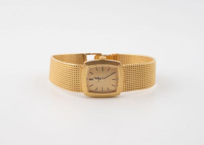 OMEGA
Ladies' wristwatch in yellow (750)...