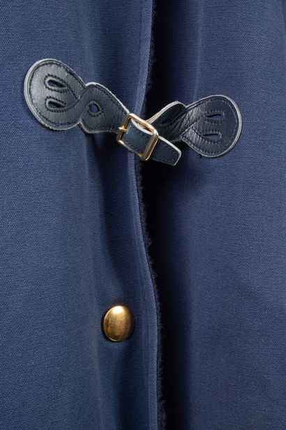 HERMES PARIS
Navy blue cotton canvas coat.
Faux-fur...